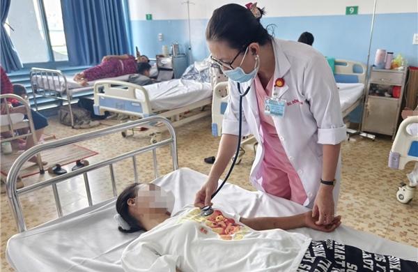 TP Hồ Chí Minh: Nhiều ca sốt xuất huyết nặng phải sử dụng ECMO