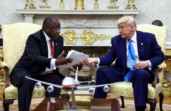 Tổng thống Trump biến Phòng Bầu dục thành ‘sân khấu khó lường’ với lãnh đạo toàn cầu?