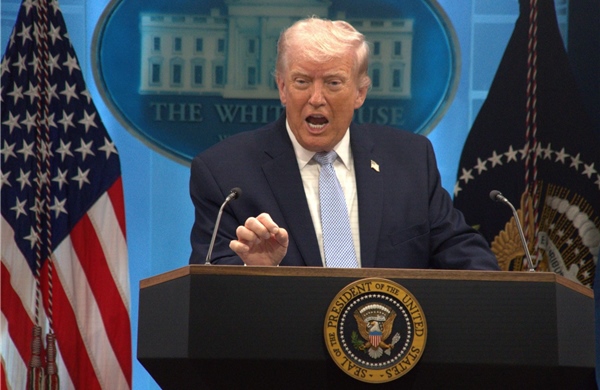 Cuộc chiến với Iran làm suy yếu vị thế chính trị của Tổng thống Trump ra sao?