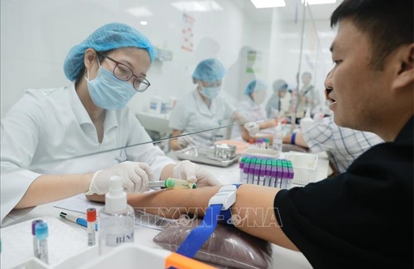 Tiến tới miễn viện phí toàn dân: Thay đổi tư duy về y tế 