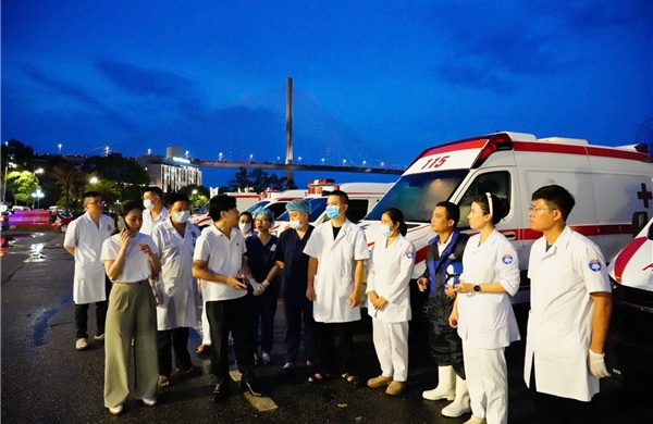 Bộ Y tế yêu cầu các bệnh viện sẵn sàng các đội cấp cứu lưu động trong bão số 3