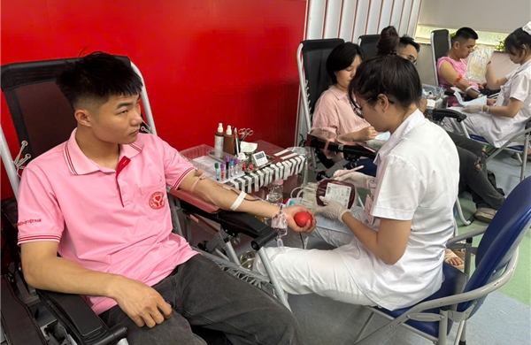 'Giọt hồng tri ân', sợi dây kết nối lòng nhân ái