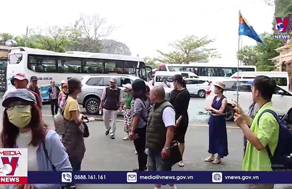 Khách quốc tế đến Việt Nam giảm so với tháng trước