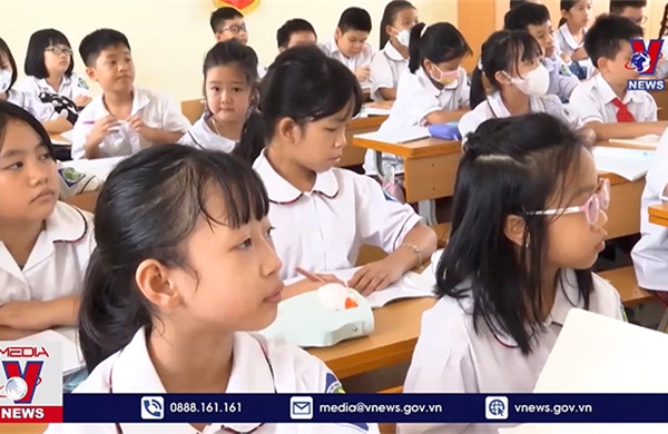 Trường học quá tải, đất lại bỏ hoang