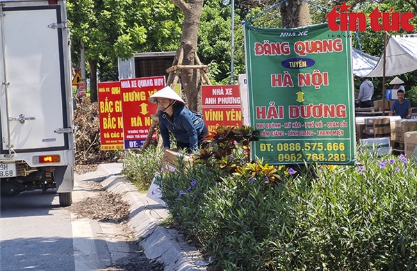  Đại lộ Chu Văn An biến thành ‘bãi xe giao nhận hàng hóa’