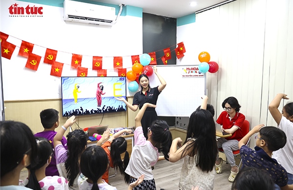 Sân chơi hè ý nghĩa từ những lớp học tiếng Anh miễn phí cho trẻ em