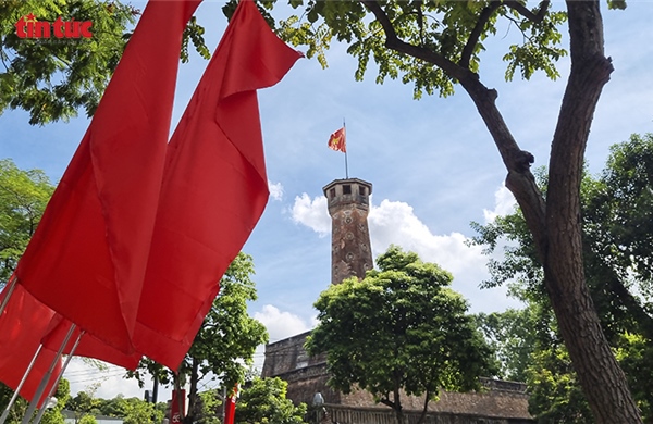 Tự hào Cờ đỏ Sao vàng (Bài 1)