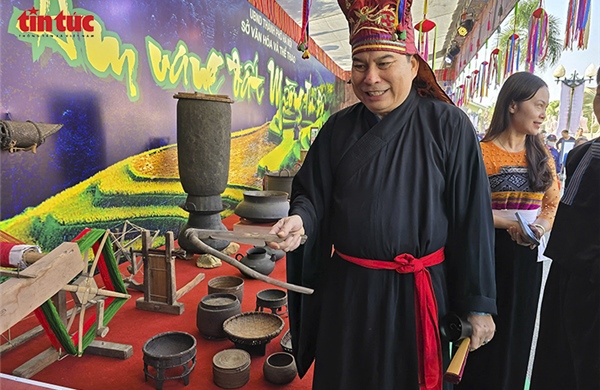 Nghệ nhân Bùi Văn Minh và hành trình gìn giữ di sản Mo Mường