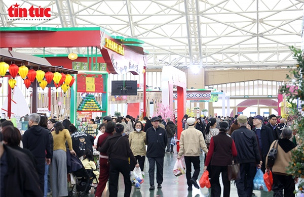 Hội chợ Mùa Xuân 2026, không gian mua sắm Tết đa dạng, thuận tiện cho người tiêu dùng