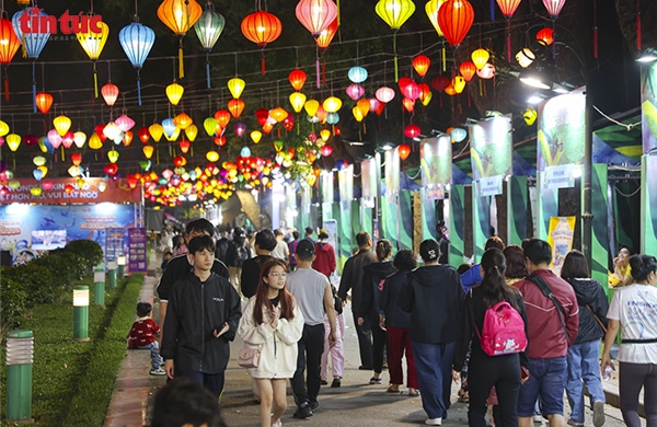 Lễ hội Du lịch Hà Nội thu hút 80.000 lượt khách nhờ đổi mới tổ chức