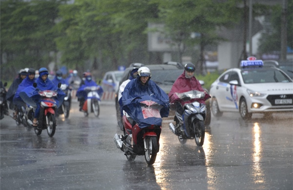 Thời tiết ngày 19/8: Áp thấp nhiệt đới gây mưa lớn ở Đông Bắc Bộ và Thanh Hóa