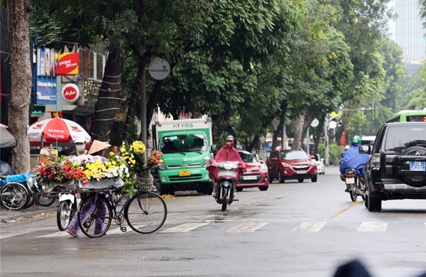 Thời tiết ngày 26/4: Mưa dông xuất hiện nhiều khu vực, Nam Bộ tiếp tục nắng nóng