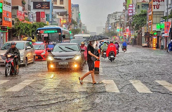 Thời tiết 27/2: Mưa dông diện rộng ở Nam Trung Bộ và Nam Bộ