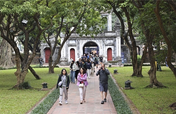 Thời tiết ngày 30/3: Nắng nóng bao trùm, nhiều nơi xuất hiện mưa dông cục bộ