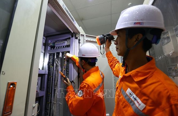 Khung giờ tính giá điện mới chờ điều chỉnh giá bán lẻ