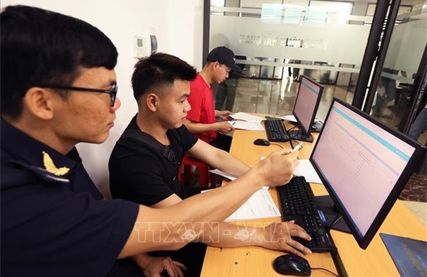 Hải quan gỡ vướng cho doanh nghiệp, tạo thuận lợi thương mại qua biên giới