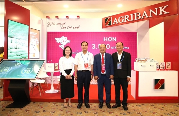 Agribank tiếp tục khẳng định vị thế tiên phong trong kỷ nguyên số tại Diễn đàn Ngân hàng Bán lẻ Việt Nam 2025