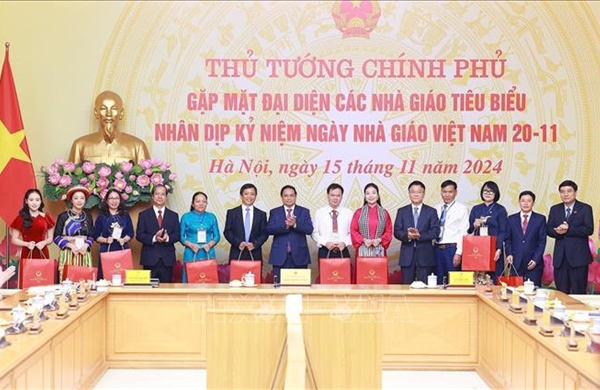 Thủ tướng Phạm Minh Chính: Chăm lo sự nghiệp &#39;trồng người&#39; hướng tới kỷ nguyên mới