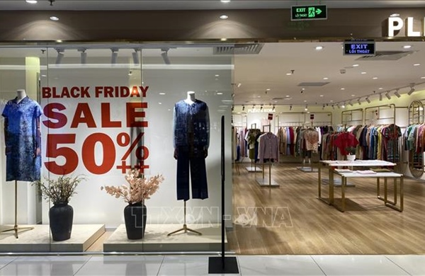 Black Friday hạ giá tới 80% nhưng khách mua vẫn dè dặt