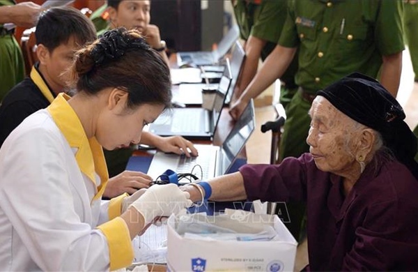 Thu mẫu ADN để tìm danh tính liệt sĩ