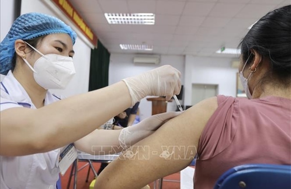 Bảo vệ nhóm nguy cơ cao trước diễn biến của COVID-19 và cúm mùa