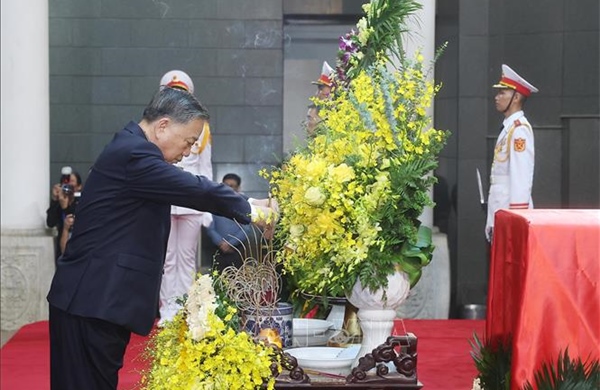 Trang trọng Lễ viếng nguyên Chủ tịch nước Trần Đức Lương tại Nhà tang lễ Quốc gia