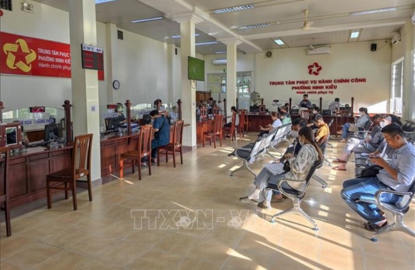 Không khí làm việc khẩn trương, nghiêm túc, nhịp nhàng