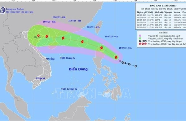 Xuất hiện áp thấp nhiệt đới gần Biển Đông