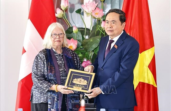 Phát huy vai trò cầu nối, thúc đẩy tình hữu nghị Thụy Sĩ - Việt Nam