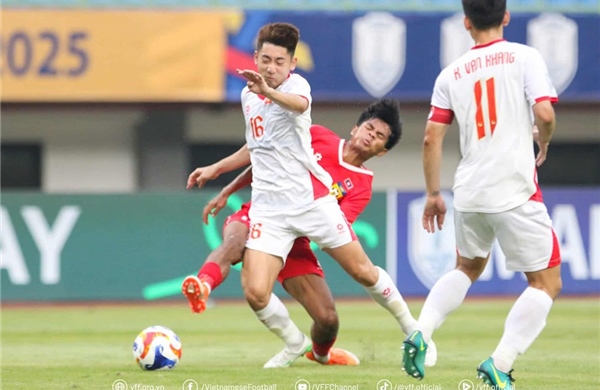 Hiệp 1: U23 Việt Nam dẫn trước U23 Lào trong trận ra quân