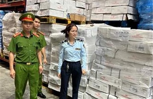 Phát hiện hơn 15 tấn xương lợn đông lạnh hết hạn sử dụng