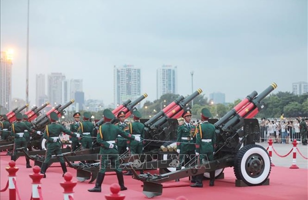 Cận cảnh dàn pháo lễ sẵn sàng tập luyện chuẩn bị cho đại lễ 2/9