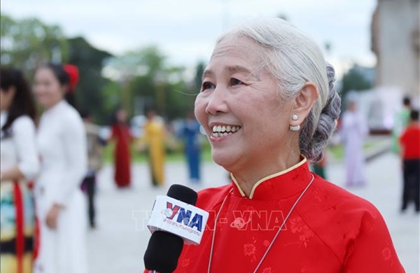 Cộng đồng người Việt tại Lào hướng về Tổ quốc
