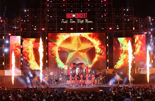 &#39;Rock Concert - Trái tim Việt Nam&#39; - tình yêu Tổ quốc thăng hoa cùng âm nhạc