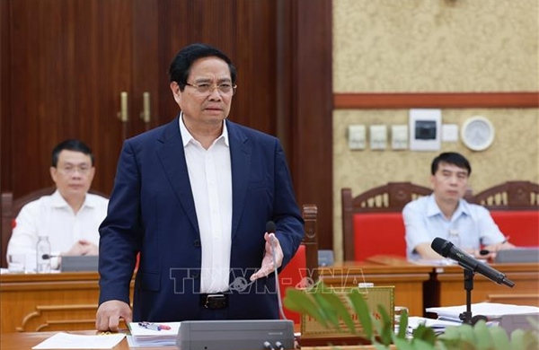 Thủ tướng chủ trì cuộc làm việc của Bộ Chính trị với Ban Thường vụ Tỉnh ủy Tây Ninh và Tuyên Quang