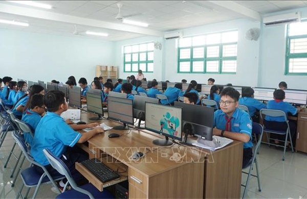 Đổi mới giáo dục từ sắp xếp lại mạng lưới trường lớp đến chuẩn bị năng lực cho tương lai