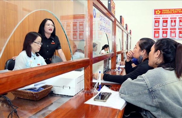 Đẩy mạnh phân cấp, phân quyền thủ tục hành chính cho chính quyền địa phương