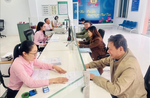 Giảm lãi suất cho vay đối với khách hàng bị ảnh hưởng sau bão số 12