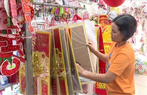 Lịch Tết 2026: Nhu cầu biếu tặng và trang trí đẩy sức mua tăng nhẹ