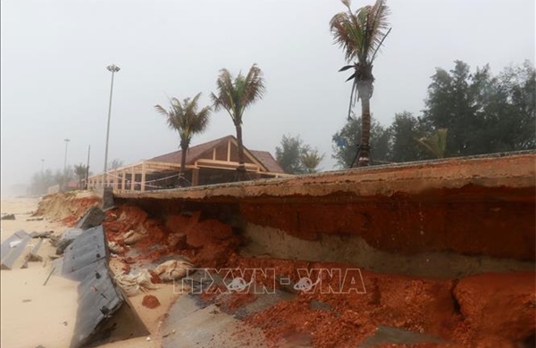 Quảng Trị: Bờ kè bãi tắm cộng đồng Trung Giang sạt lở nghiêm trọng