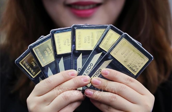 Giá vàng tăng nhẹ trước khi Mỹ công bố dữ liệu lạm phát