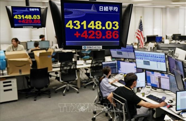 Chứng khoán Nhật Bản dẫn dắt đà tăng của thị trường châu Á
