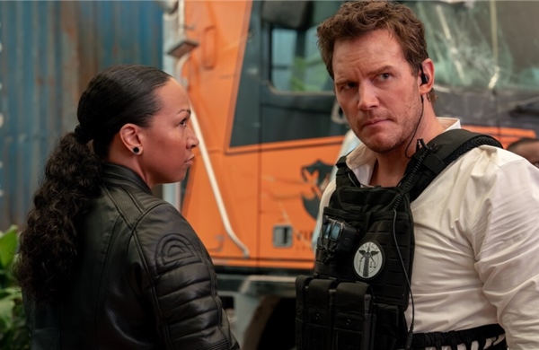 Câu chuyện điện ảnh: 'Mercy' soán ngôi phòng vé Bắc Mỹ