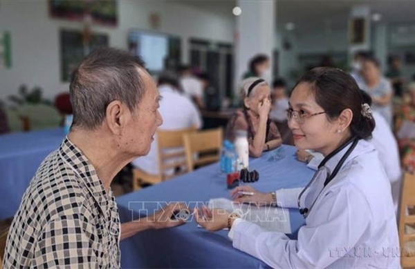 Bước chuyển từ chữa bệnh sang chăm sóc sức khỏe chủ động