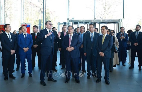 Thủ tướng Phạm Minh Chính thăm Triển lãm hạt nhân tại Moskva