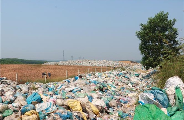 Bãi rác tập trung Triệu Phong quá tải, gây ô nhiễm môi trường