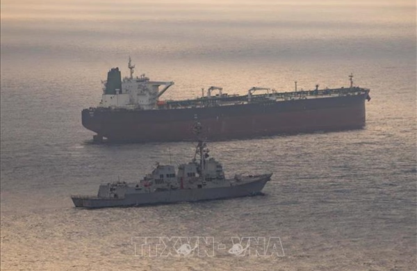 Eo biển Hormuz tê liệt, rủi ro kinh tế toàn cầu gia tăng