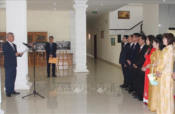 Đảng bộ tại Campuchia quyết tâm học tập và làm theo tấm gương của Người