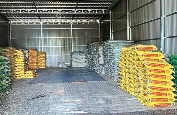Khởi tố, bắt tạm giam 3 đối tượng trong đường dây sản xuất phân bón giả