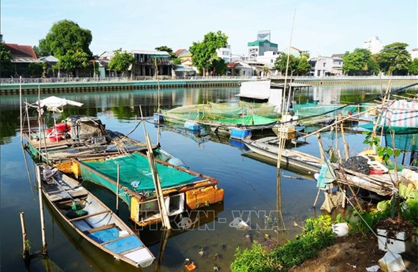 Tháo dỡ toàn bộ lồng bè nuôi cá trên sông Như Ý (Huế) trước ngày 18/8